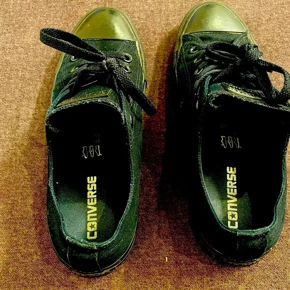 Black Low-top Converse - Picture 2 of 5